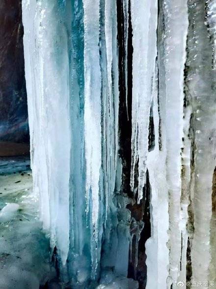 晶莹剔透美轮美奂 巫溪现冰瀑景观