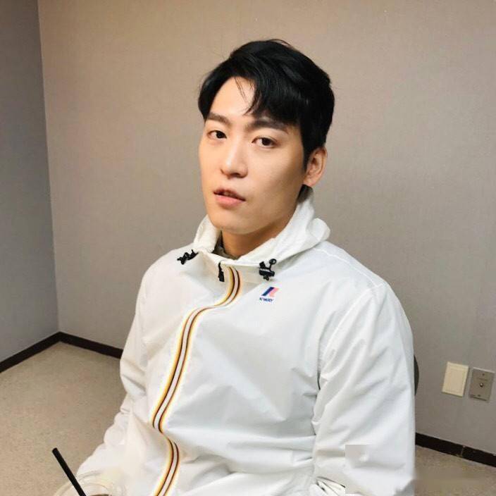 再有韩国歌手中招 John Park无症状确诊新冠肺炎 金智媛