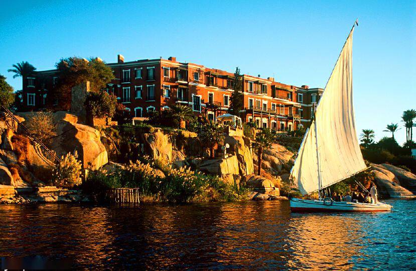 老瀑布酒店位于埃及阿斯旺市,离市区不到5分钟车程的一个小山丘上