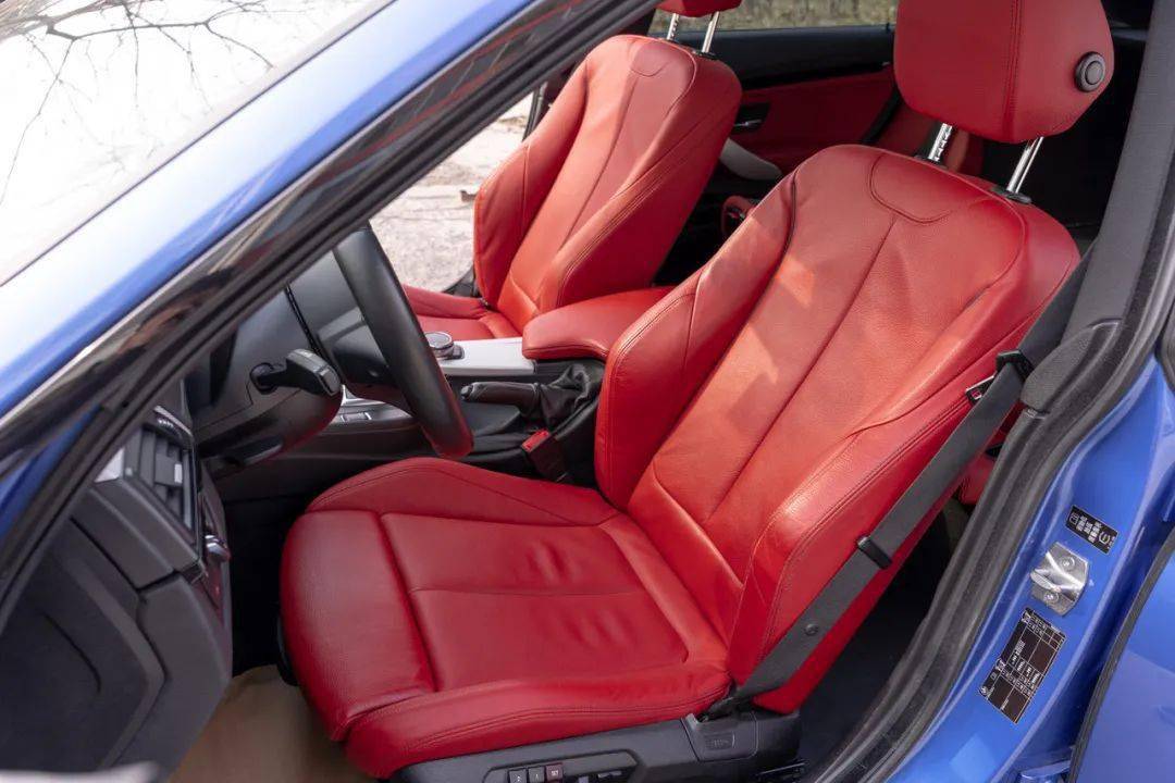 【路试笔记】gt名号,气质独到优点多,3系里的别样风景——宝马 320i