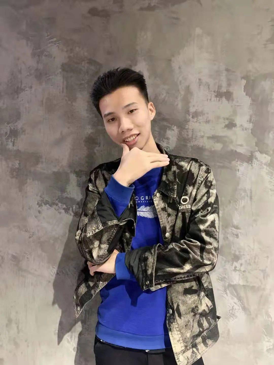 微相亲年轻有为帅气出众的90后小伙期待心仪的你