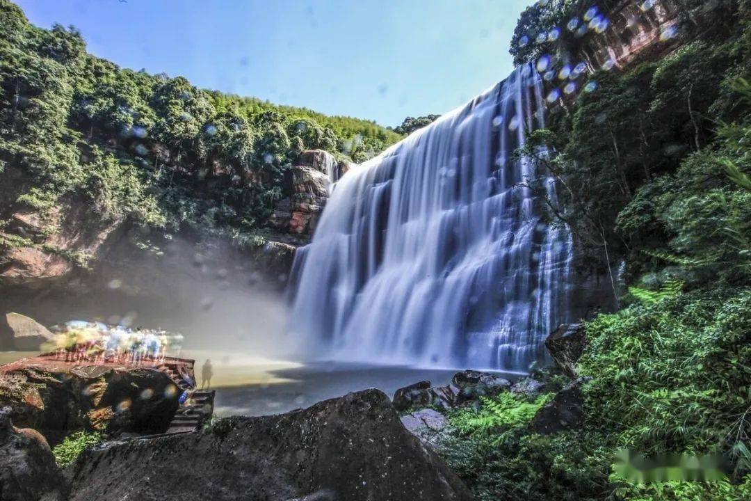 中国最美十大瀑布黄果树排第四 4e2f68ec2c484b06b9557b8656d5f7be.jpeg
