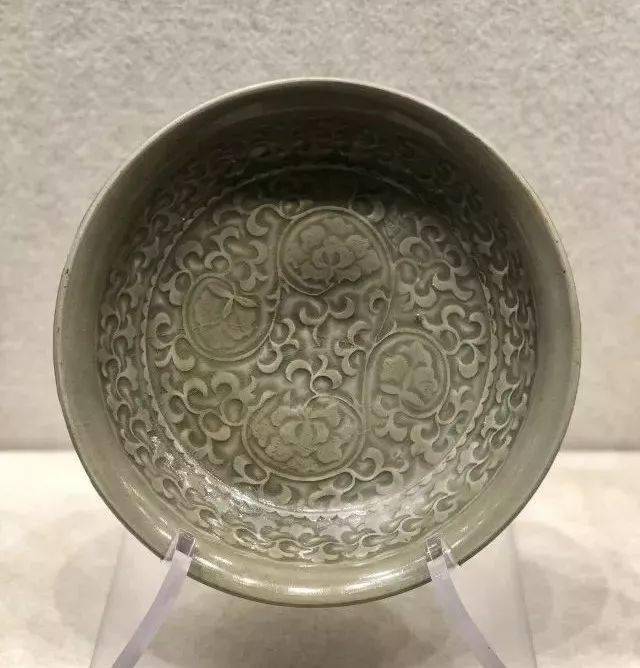 汝窑青瓷汝窑位于河南省宝丰县清凉寺,北宋末年,为宫廷烧造青瓷.