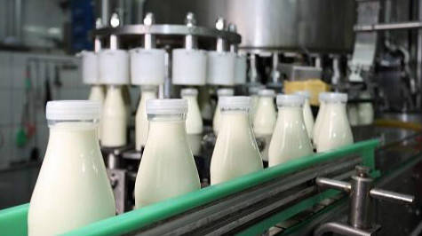 
奶价连续上涨原奶企业受益 现代牧业预计去年盈利翻倍“宝博体育APP官方网站”(图2)