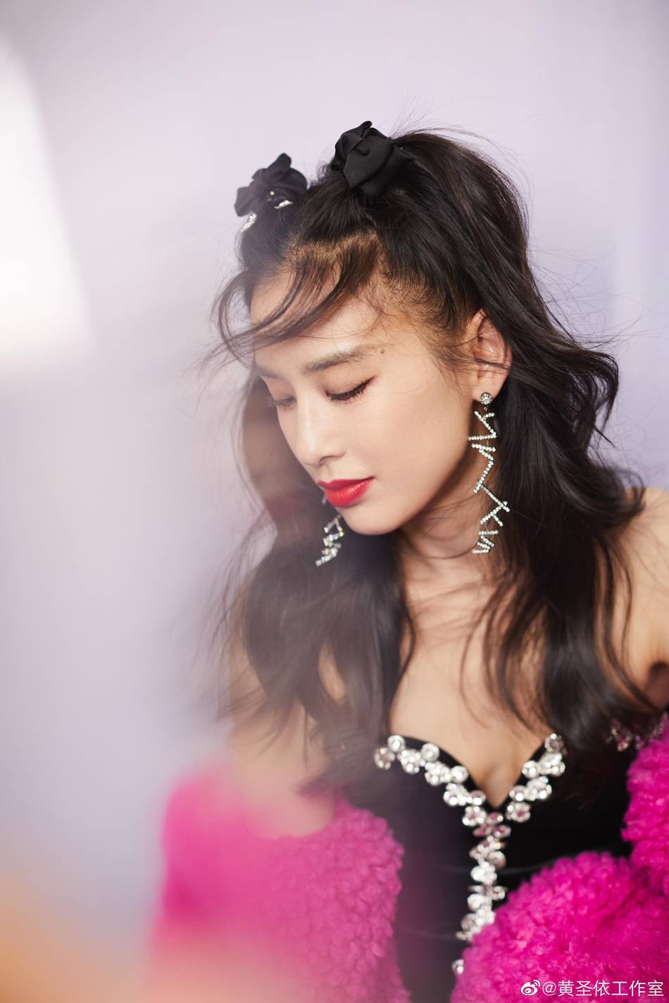 黄圣依最新写真曝光扎双马尾甜酷满分