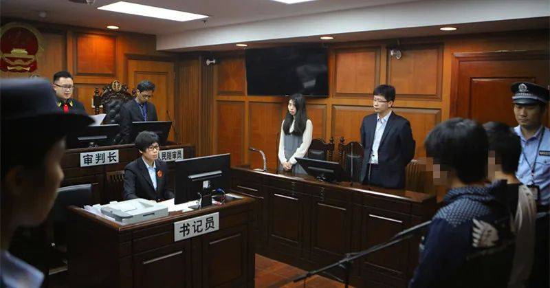 判处被告人赖某有期徒刑十个月,并处罚金人民币三千元