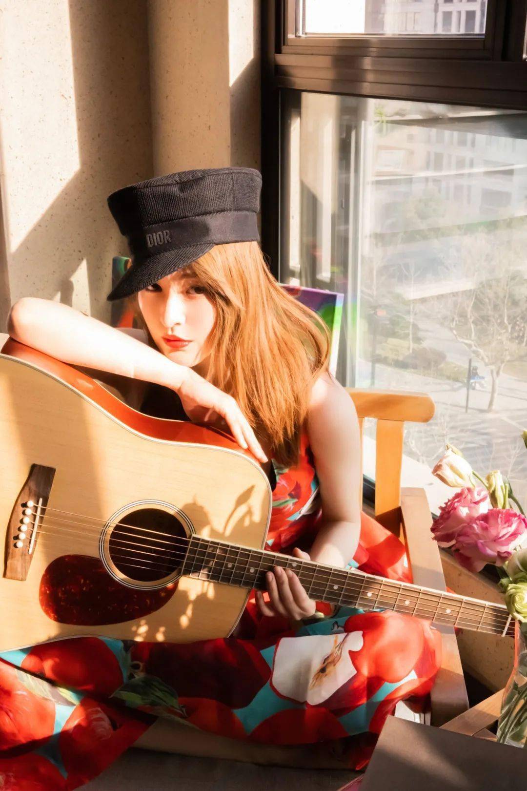 刘雪婧日常写真秀生活简单布景亦彰显活泼灵气