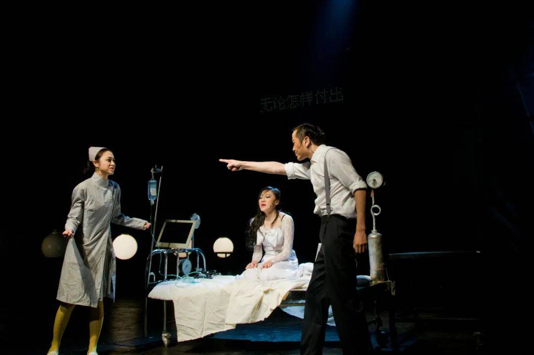 这些年,我们一起看过的演出之2014 | 音乐剧《空中花园谋杀案》