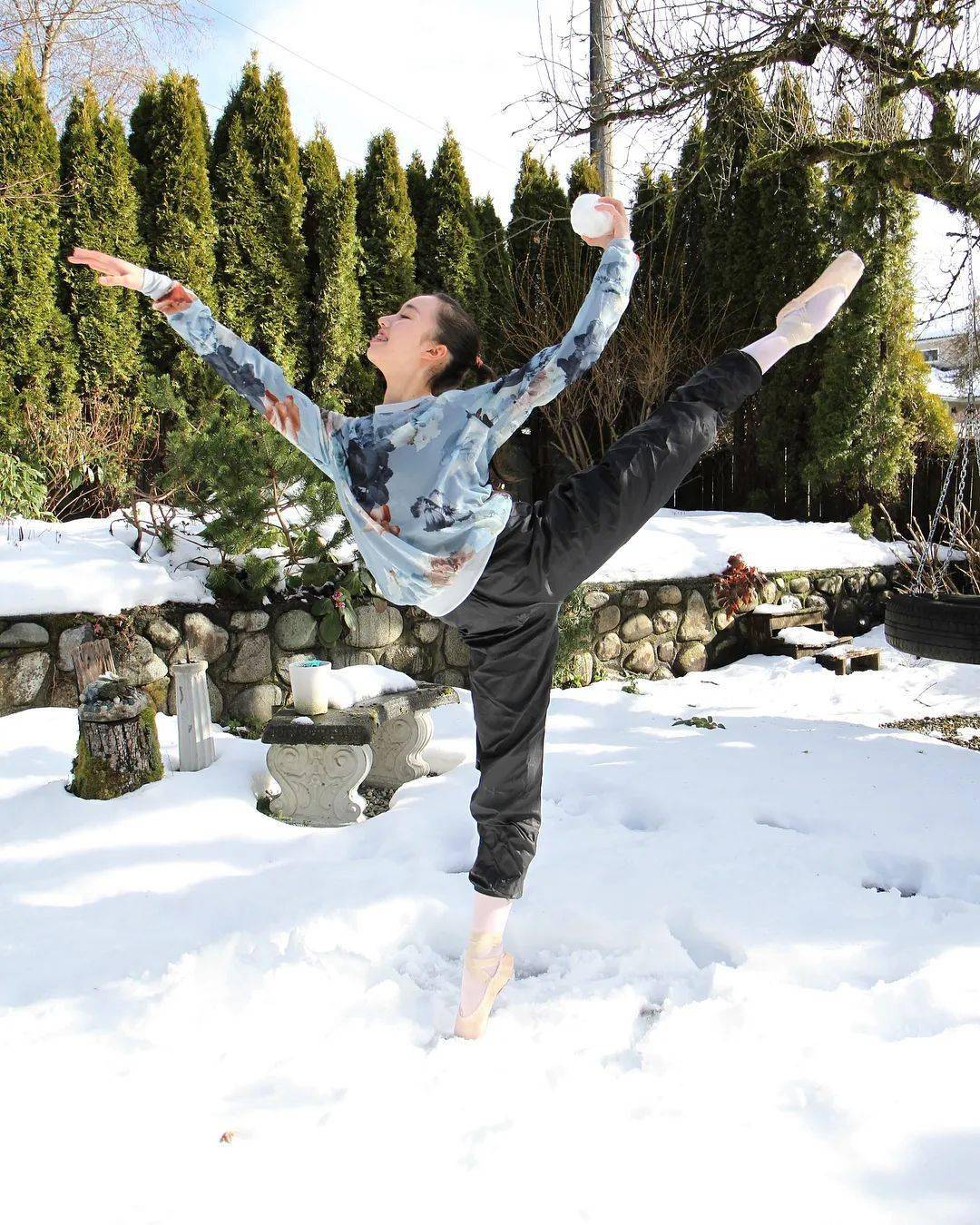 美芭蕾遇上雪芭蕾逊雪三分白雪输芭蕾一点纯