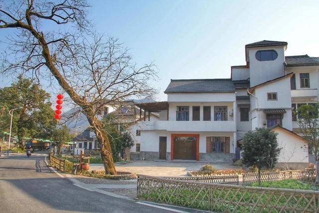 根据《浙江省农村建筑工匠管理办法》,每位工匠三年需要完成24学时