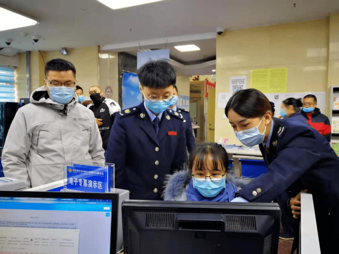 青海省税务局有关负责人介绍,税务部门依托增值税电子发票公共服务