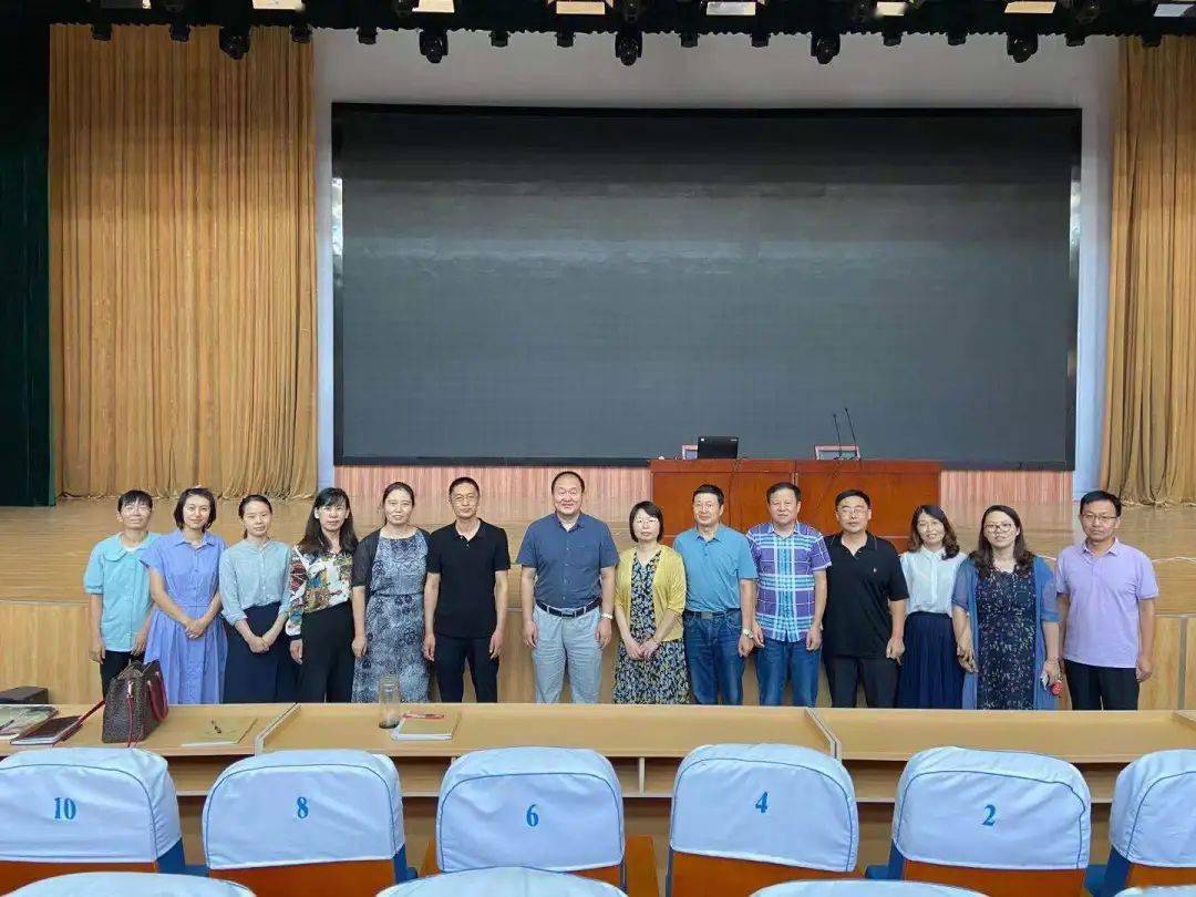 书香校园|城阳一中"多彩活动 魅力语文"活动月顺利举行
