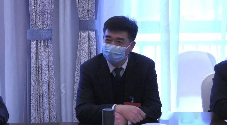 孙敬虎参加县十七届人大五次会议崔木代表团讨论