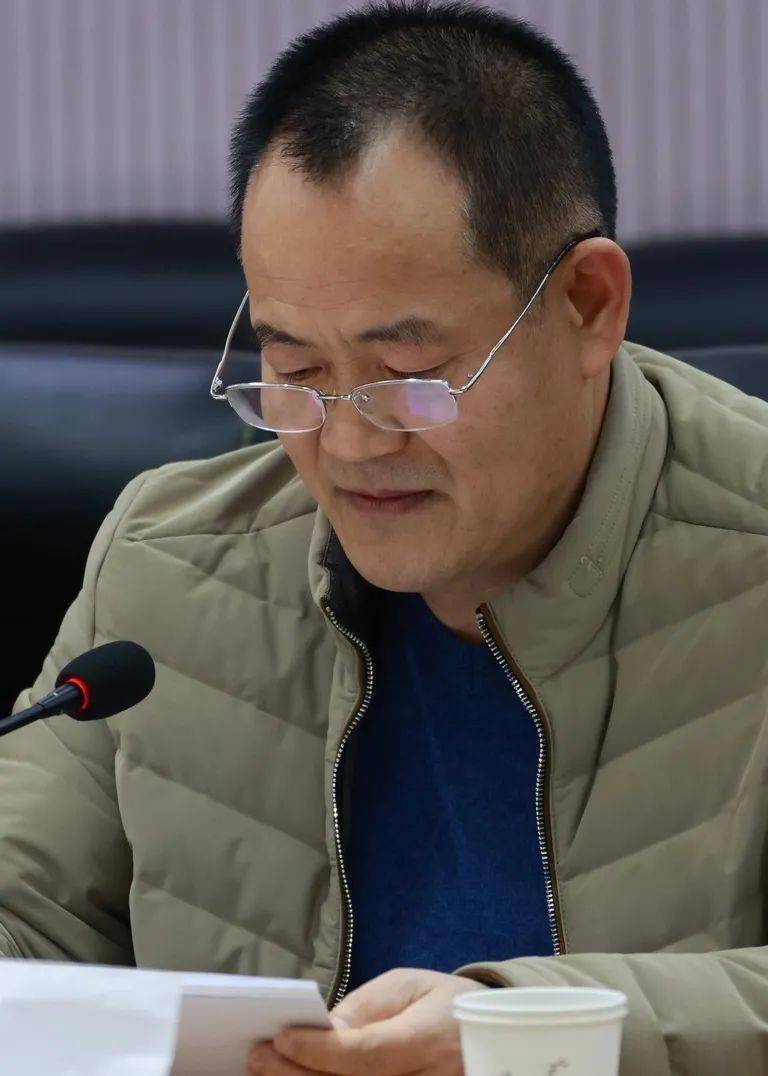 立德树人传薪火代言一中谱华章平邑一中召开功勋教师座谈会