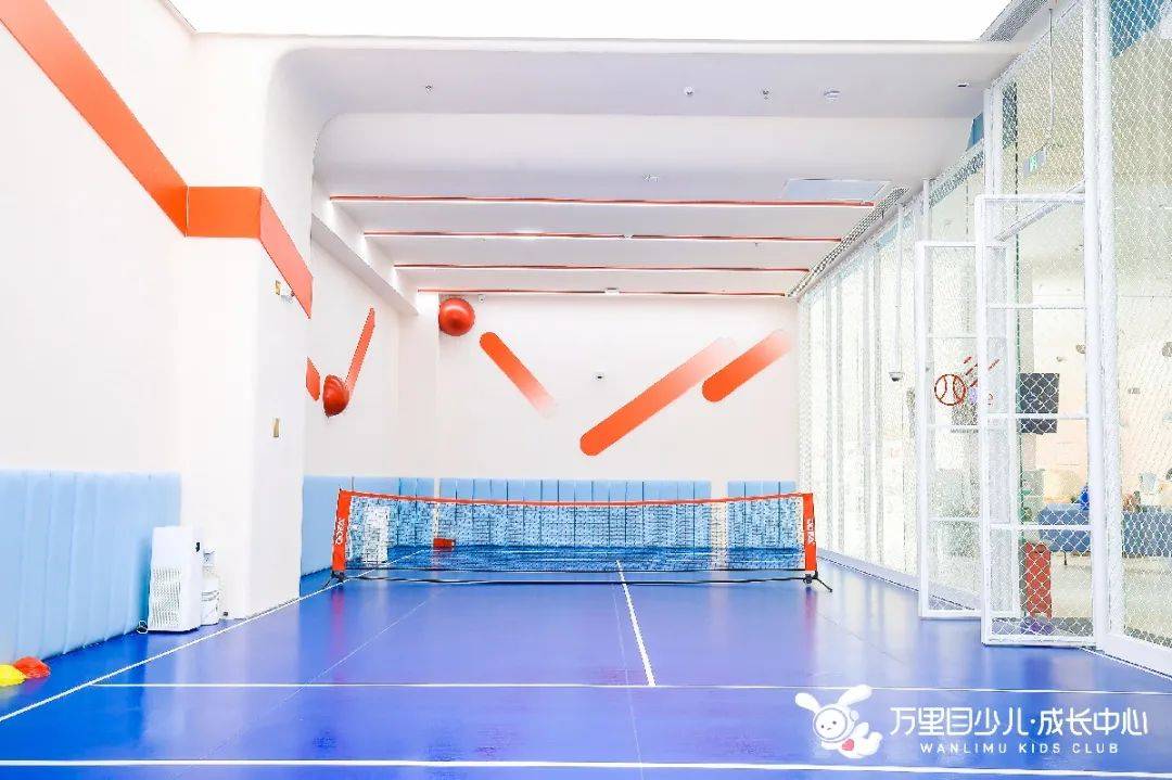 万里目少儿成长中心开创了厦门乃至福建省的多个"第一",第一家拥有