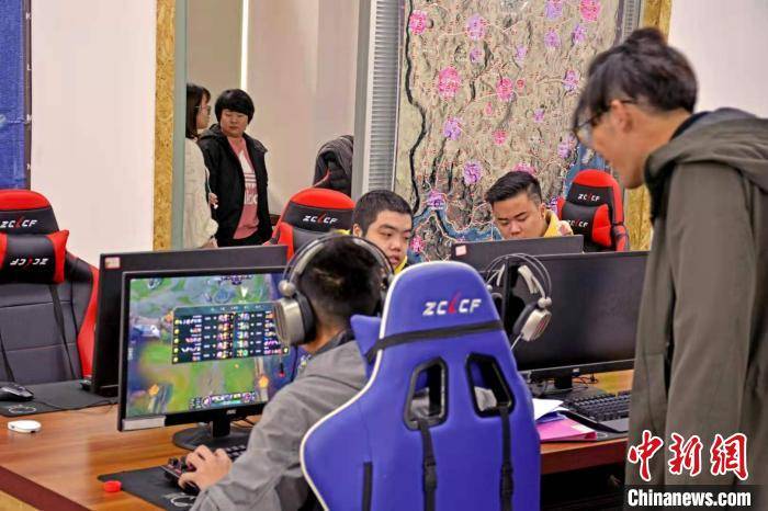 机构|“劝退”九成学员后 这个电竞培训机构的电话被打爆了