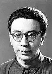 点击此处添加图片说明文字之所以要提一下张巨光先生,因为他演了一