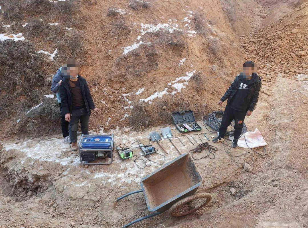 严打米脂公安破获4起盗掘古脊椎动物化石案