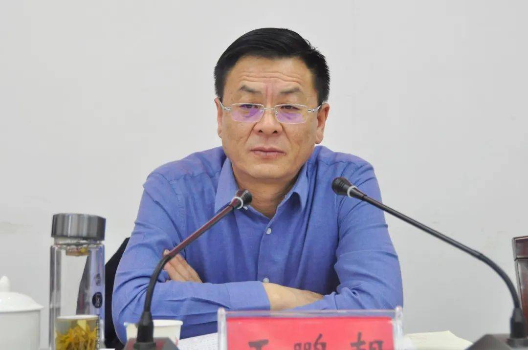 王鹏朝率队到百里杜鹃管理区督导调研国储林项目建设工作