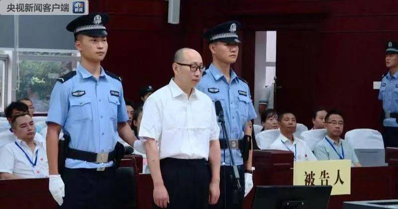 家长群里耍官威,"严夫人"坑了"严书记"?更多细节曝光