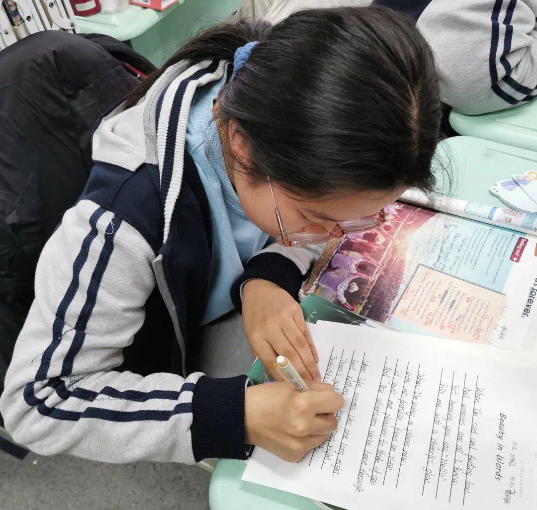 高一如何学习英语 cf2074fffa024c758a929980d5768cc3.jpeg