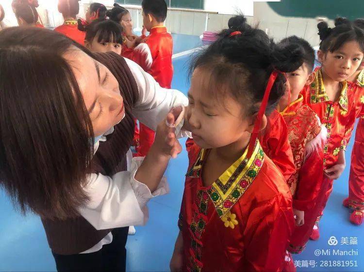 世宙中学小学部梦娃舞蹈参演内蒙古广播电视台少儿频道草原娃赞家乡