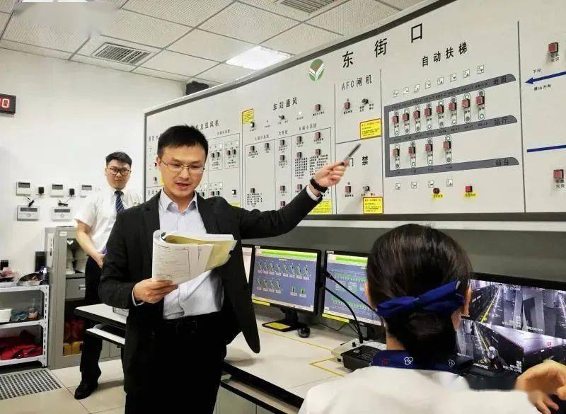 全国最美公务员梁志埠小梁挑大梁他是拼命新郎