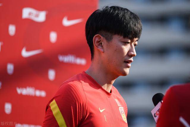 国足集训李铁又上大招了?众国脚接连叫苦引热议,直言完全能适应 国足集训李铁又上大招了?众国脚接连叫苦引热议,直言完全能适应