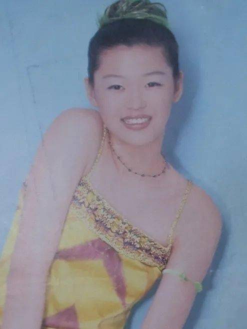 全智贤颜值不输宋慧乔原来她整张脸全是假的韩国整容确实牛