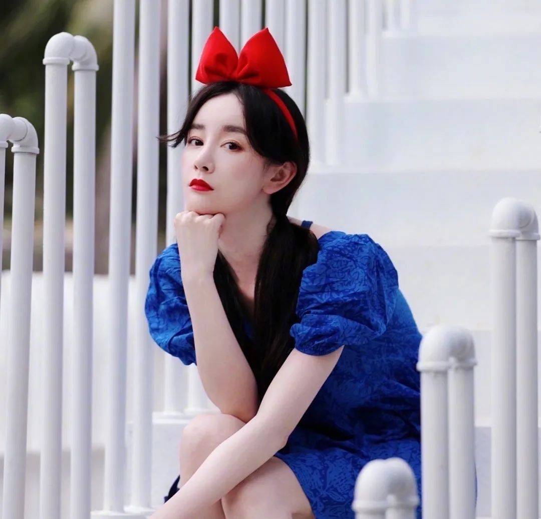 15岁认黑帮大佬做干爹,当小三撕x正室,消失1980天后,她说……_檬檬