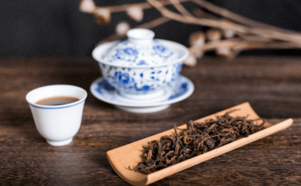 买非遗 玩皮影 入年画 原地过年 队伍不断扩大 直播