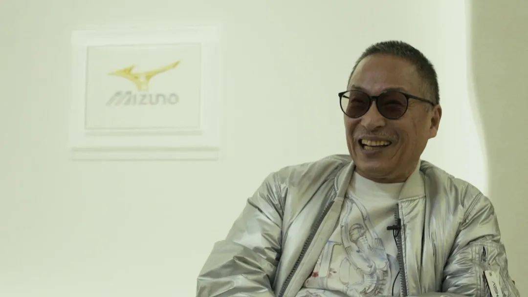 空山基的性感机器人有了自己的专属sneaker