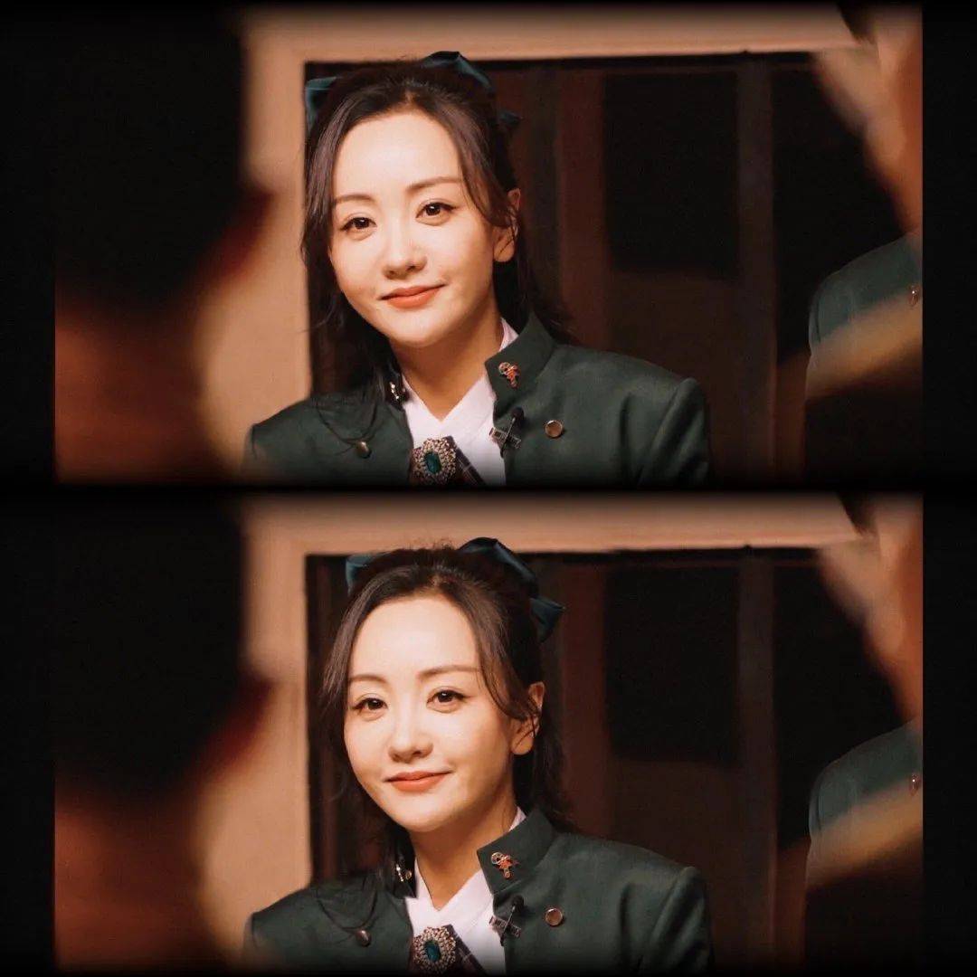 杨蓉饰演的蓉门童,自小被死者甄霄云收养,长期被性侵.