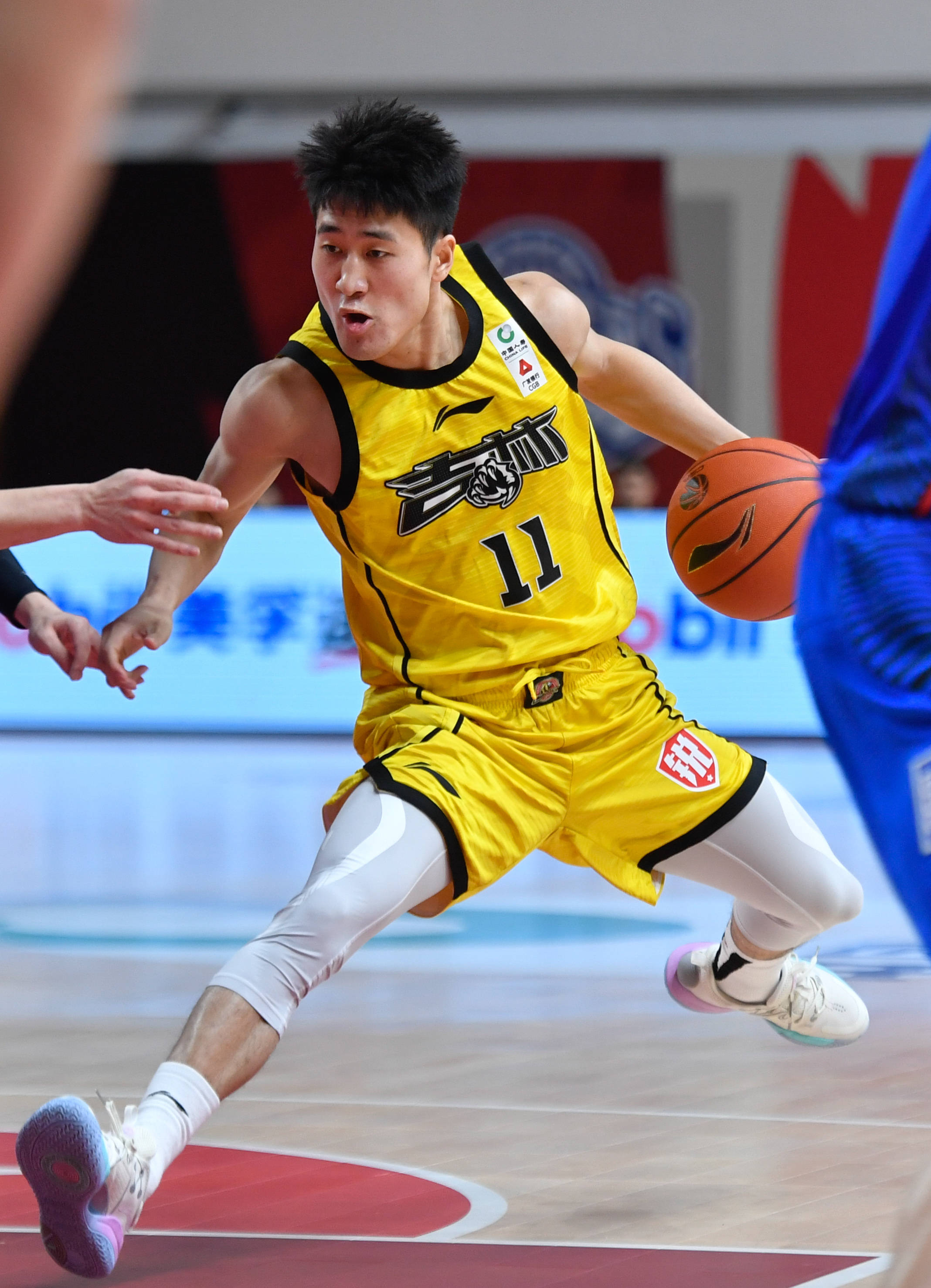 篮球——cba第二阶段:吉林九台农商银行胜天津先行者_比赛