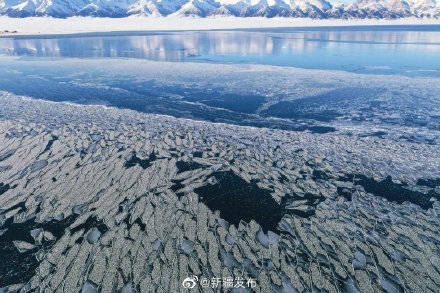 冬日赛里木湖：被“魔法封印”的蓝宝石