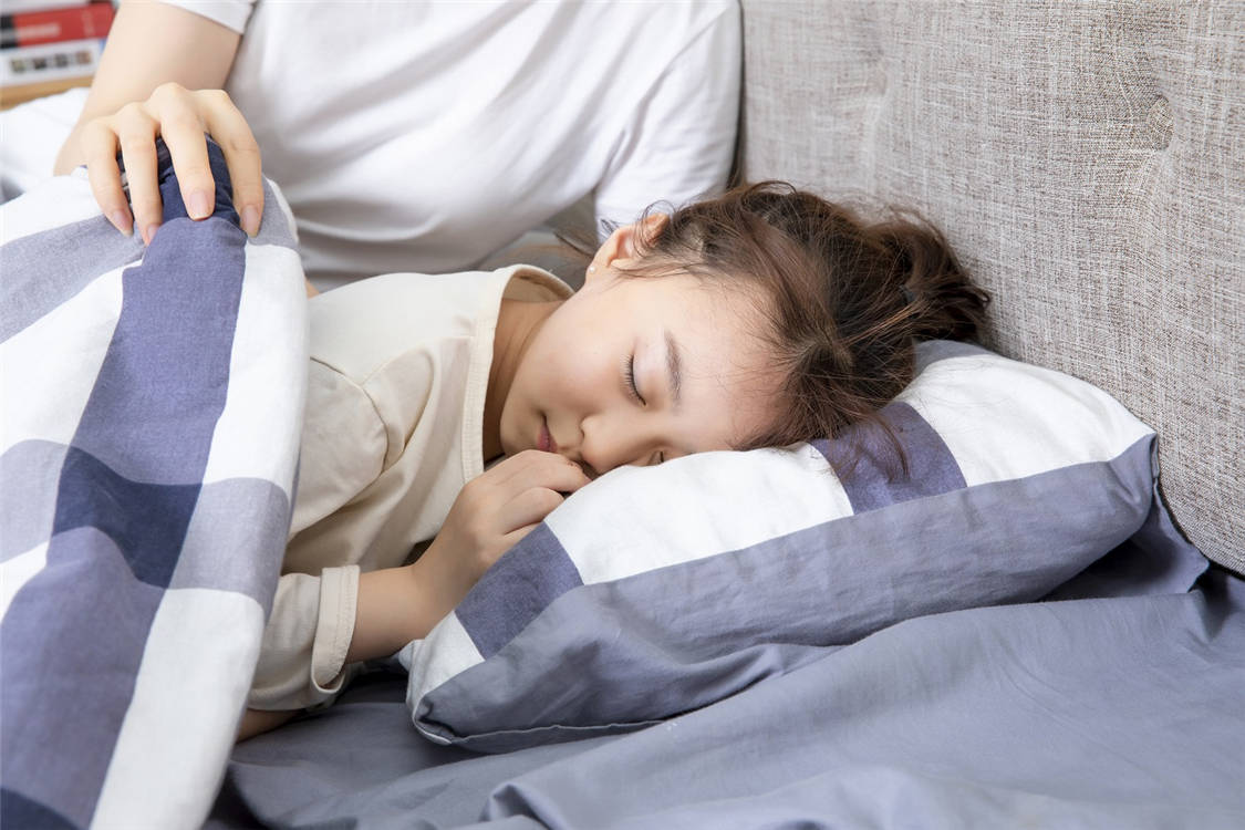 孩子睡眠不足有何不良影响让孩子拥有优质睡眠质量很重要