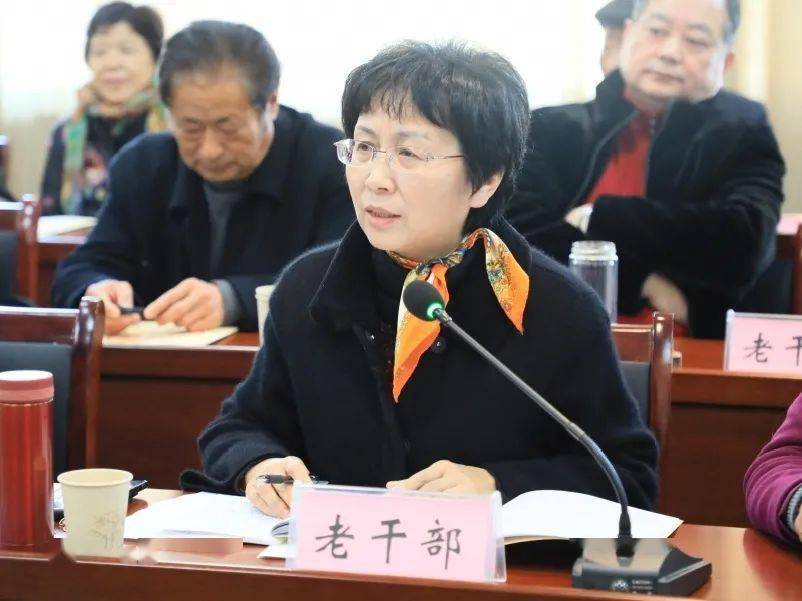 欢聚一堂共商未来临湖镇举办老干部座谈会