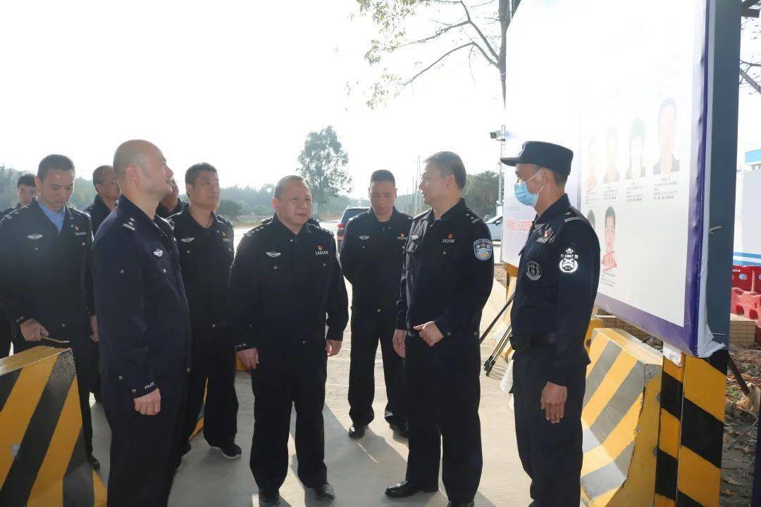 到市港口整治办检查指导叶伟健一行先后到市港口整治办,陆惠公安联合