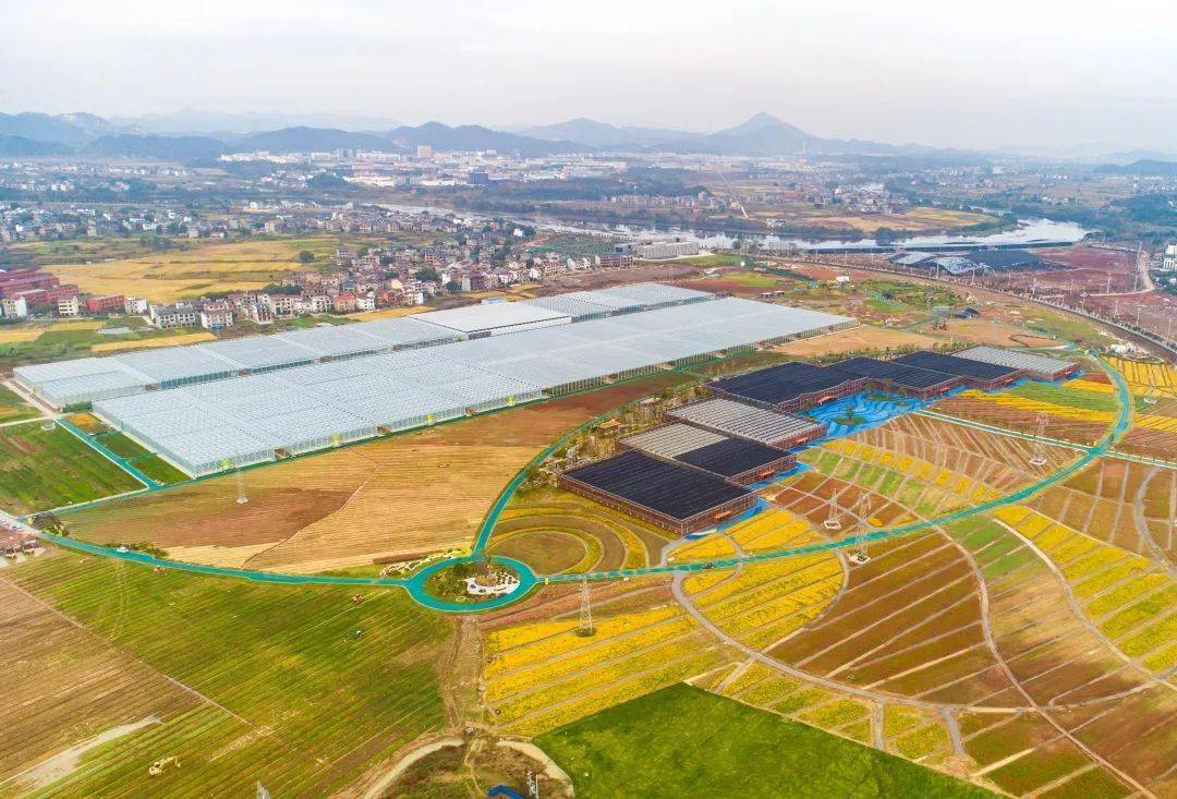 建设成为国家级休闲旅游城市目标定位,委托中规院高起点规划了云谷