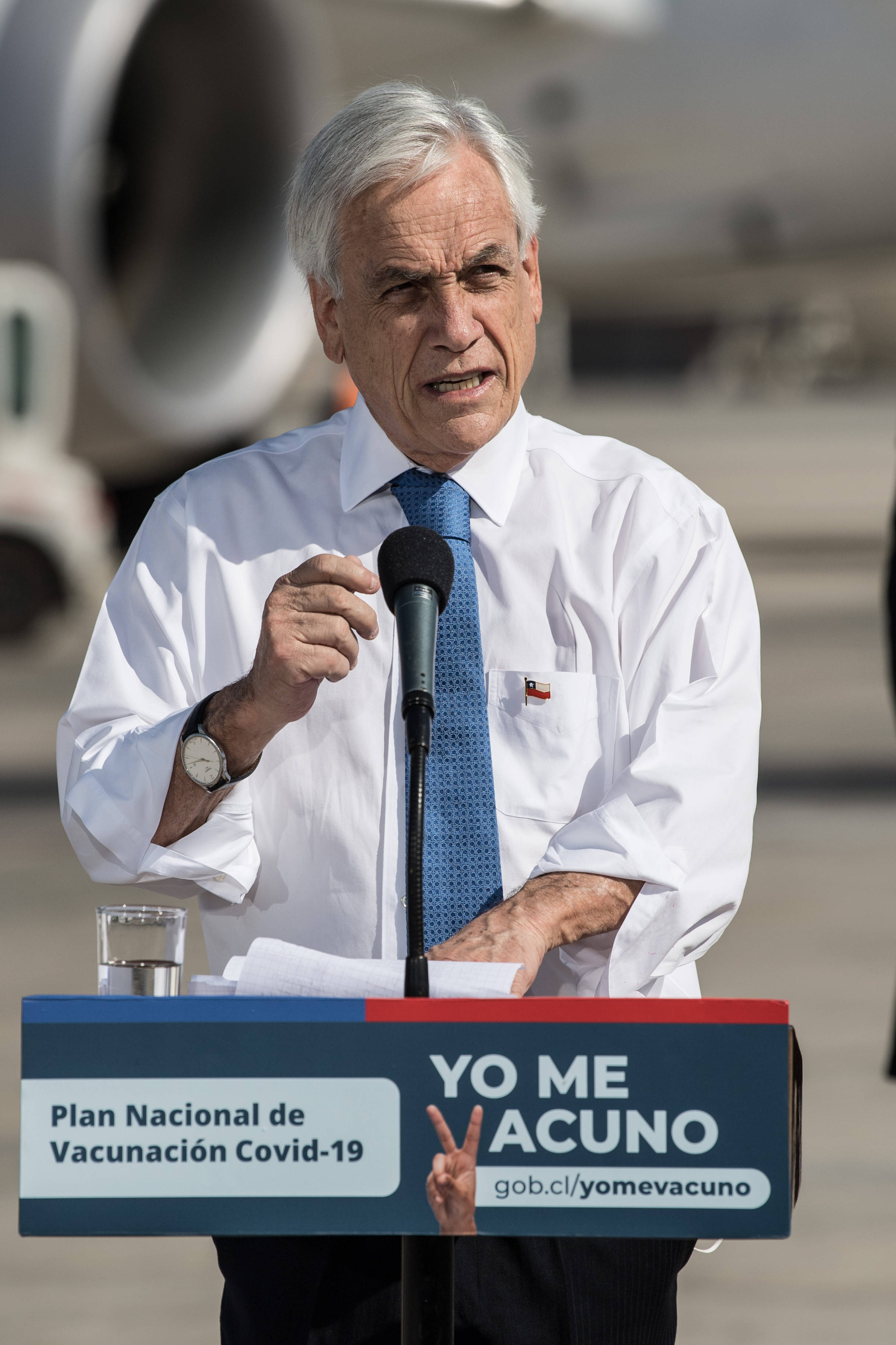 首批近200万剂中国新冠疫苗运抵智利