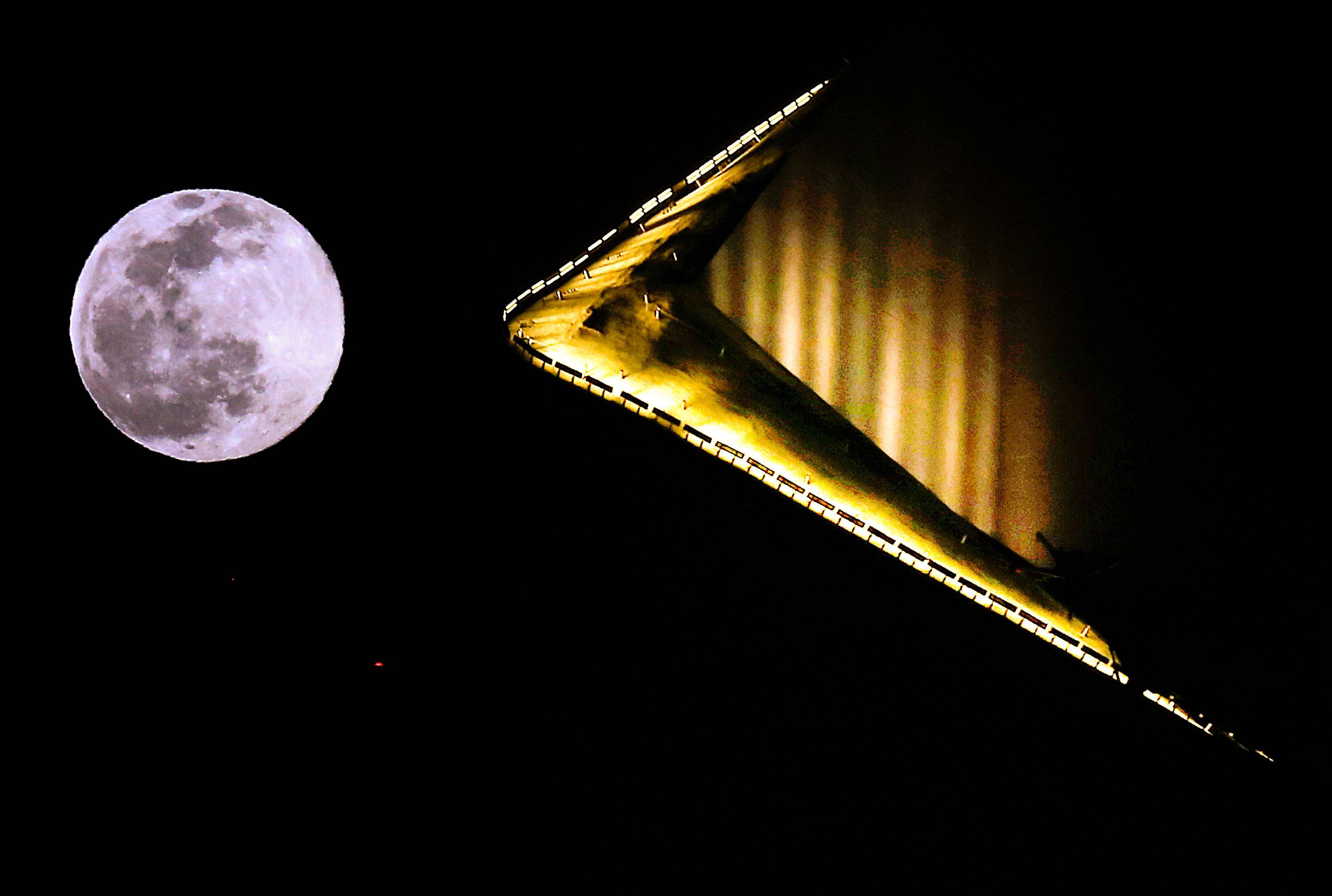 新华社/法新这是1月28日在泰国曼谷拍摄的满月