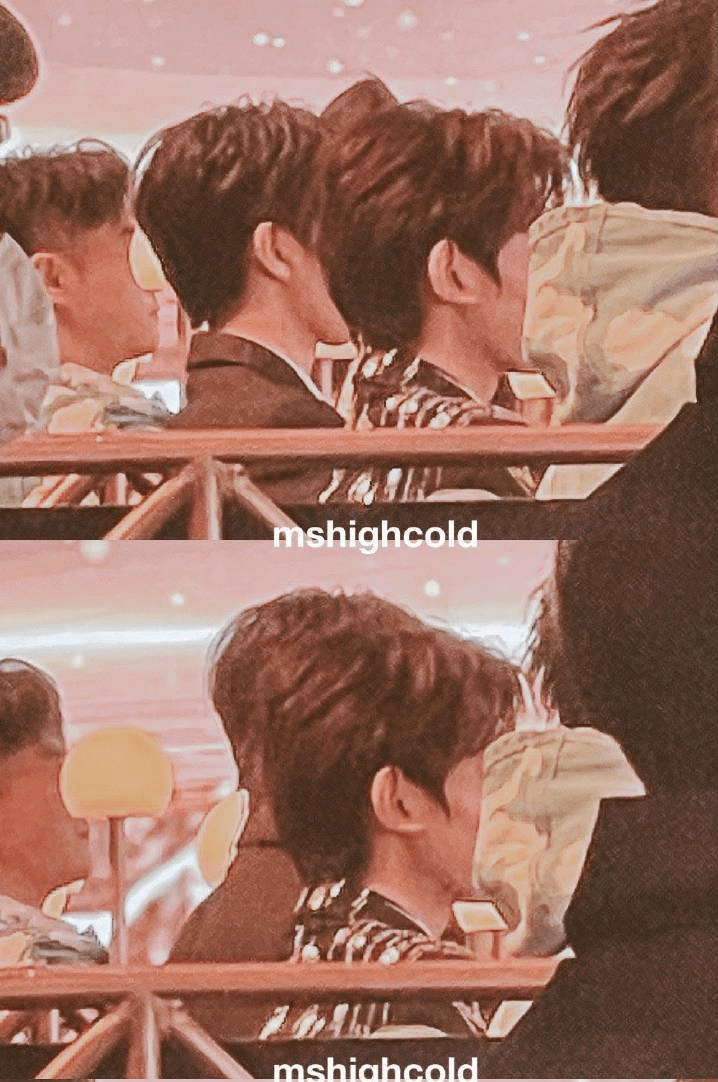 王俊凯王源同台时视线不离开彼此,下台也要走同一边,关系真好