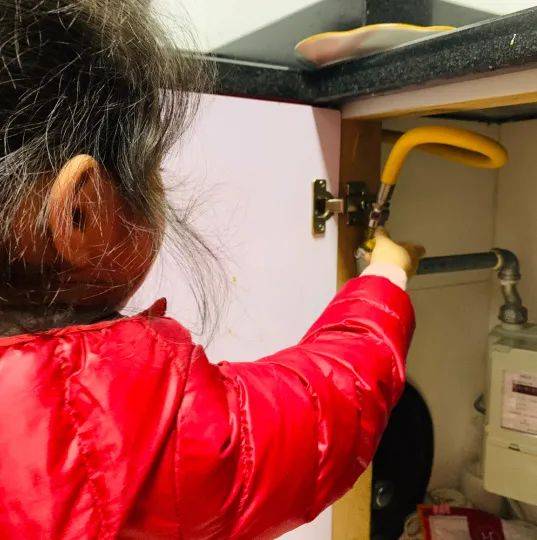 查电线是否有老化破损参与一次家庭消防安全自查完成一份消防作业为做