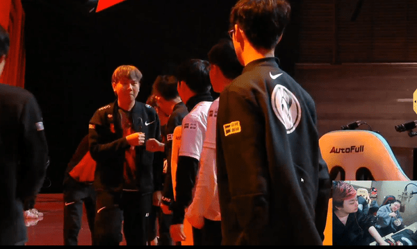 fpx零封ig金贡放话刘青松第1辅助!笑笑开喷教练,要给高管发消息_比赛