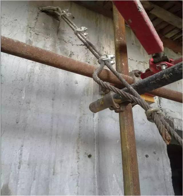 标准的悬挑架反拉钢丝绳做法标准的反拉钢丝绳做法五 物料提升机物料
