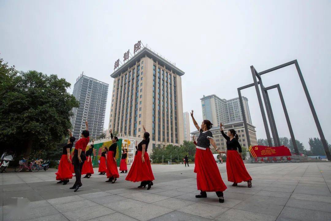 新区第七次人口普查_第七次人口普查图片(3)