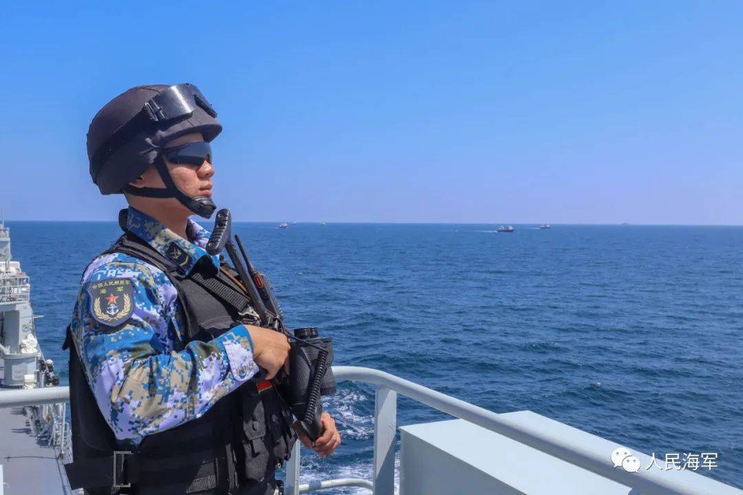 中国海军第3637批护航编队举行任务交接仪式