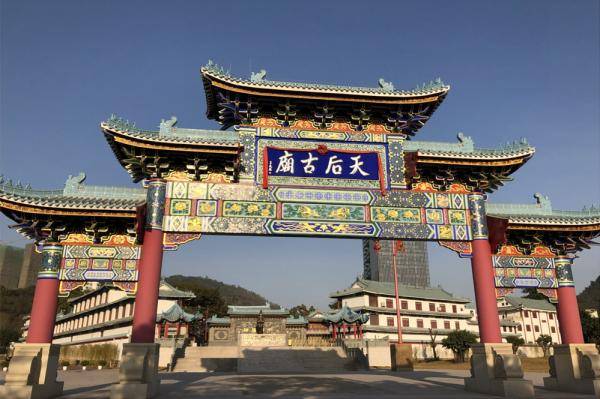 即日起，深圳弘法寺暂停法会等聚集性活动，天后博物馆暂停开放