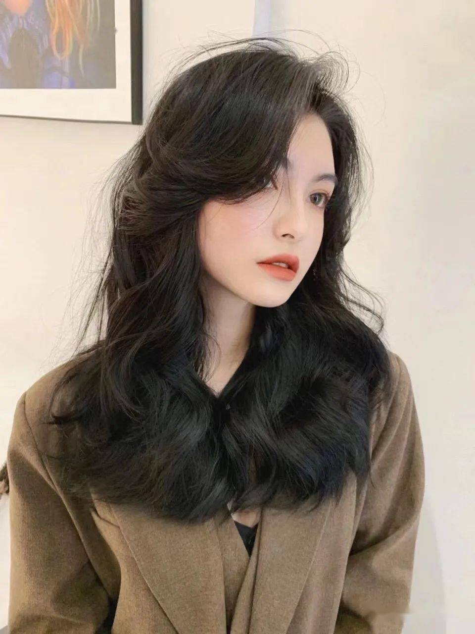 慵懒感卷发造型 54aa4704b9e8479fa4150cfa70859287.jpeg