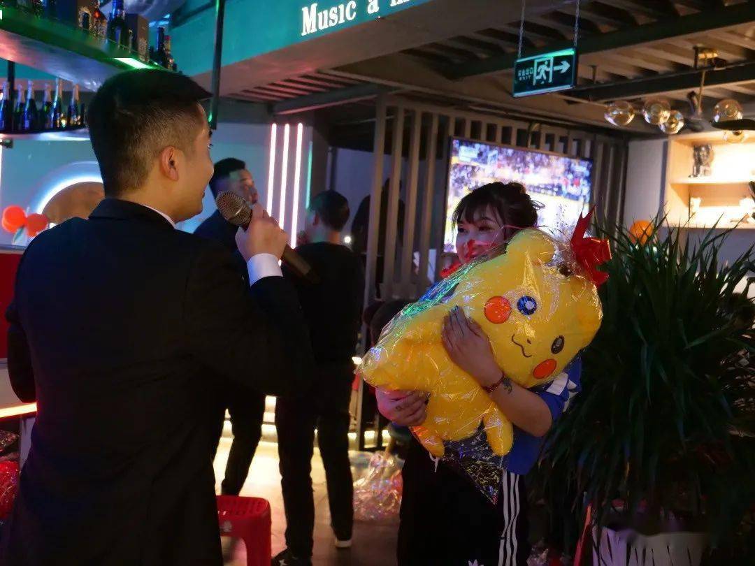 营山娱乐新地标麓岛酒吧